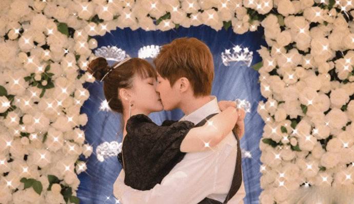 放假了，喜欢的女生回家了，她会不会想我呢？游戏画面