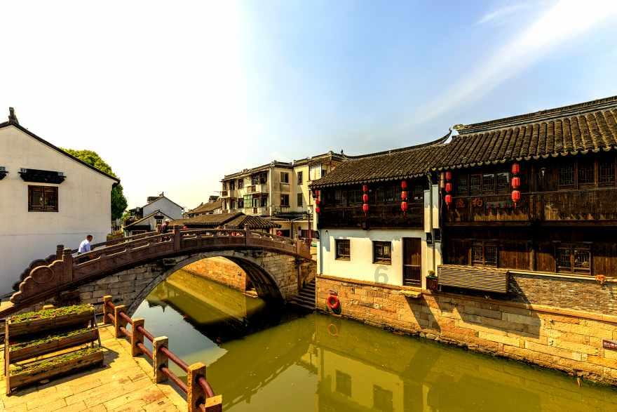 防弹少年团朴智旻获大批粉丝接机，组合中的他有着怎样的定位？